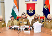 Photo of अमृतसर में नारको-तस्करी नेटवर्क का पर्दाफाश, 7.6 किग्रा हेरोइन और 21 हजार रुपये की ड्रग मनी सहित दो गिरफ्तार