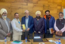 Photo of गुजरात के छात्रों का पंजाब राज्य किसान एवं खेत मजदूर आयोग में शैक्षणिक दौरा, कृषि मुद्दों पर हुआ संवाद