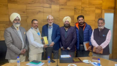 Photo of गुजरात के छात्रों का पंजाब राज्य किसान एवं खेत मजदूर आयोग में शैक्षणिक दौरा, कृषि मुद्दों पर हुआ संवाद