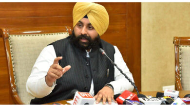Photo of चॉकबोर्ड से स्मार्ट क्लासरूम तक: भगवंत सिंह मान सरकार ने पंजाब के सरकारी स्कूलों में लाई डिजिटल क्रांति