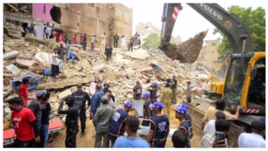 Photo of पाकिस्तान के कराची में बड़ा धमाका: 16 लोगों की मौत, जानें ब्लास्ट की वजह