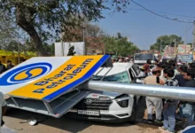 Photo of प्रतापगढ़ में अमेठी-प्रतापगढ़ हाईवे पर दर्दनाक हादसा: कार पर गिरा भारत पेट्रोलियम का पोलबोर्ड, सपा नेता की मौत