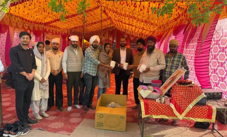 Hola Mohalla Campaign