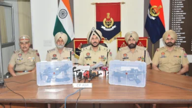 Photo of अमृतसर में गोल्डी ढिल्लों मॉड्यूल से संबंधित दो आधुनिक सब-मशीन गन बरामद