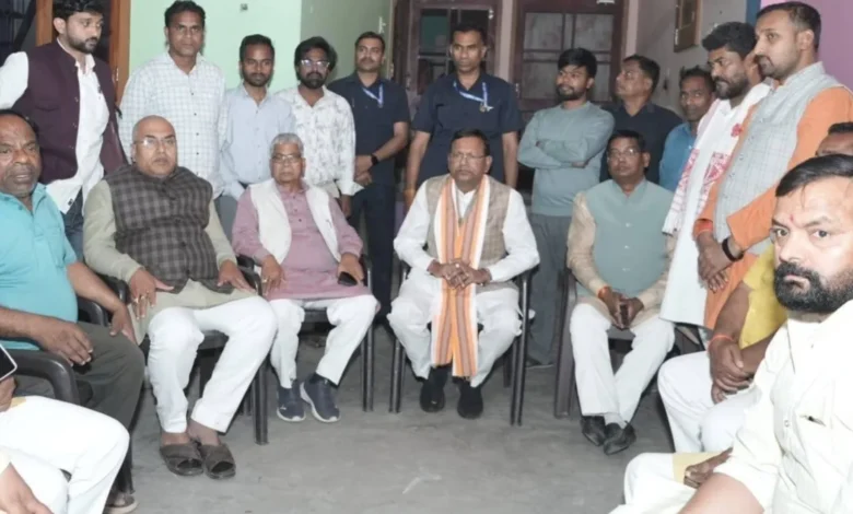 District Executive Committee :