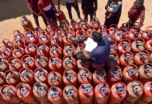 Photo of ईरान संकट के बीच सरकार का बड़ा फैसला, PNG कनेक्शन वालों को सरेंडर करना होगा LPG कनेक्शन