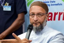 Photo of बीजेपी की आपत्ति के बाद AIMIM पार्षद ने हटाई ओवैसी के साथ हिस्ट्रीशीटर की तस्वीर