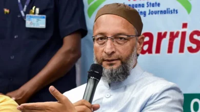 Photo of बीजेपी की आपत्ति के बाद AIMIM पार्षद ने हटाई ओवैसी के साथ हिस्ट्रीशीटर की तस्वीर