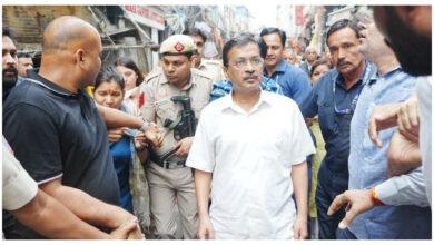 Photo of पालम अग्निकांड में 9 की मौत पर सियासी टकराव, केजरीवाल ने उठाए सिस्टम पर सवाल