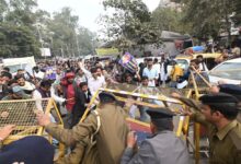 Photo of पटना में छात्रों का UGC समर्थन में हंगामा, पुलिस ने बरसाईं लाठियां