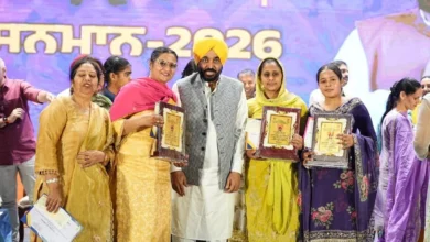Photo of CM भगवंत मान ने महिला उद्यमियों को सम्मानित कर राजनीति में भागीदारी बढ़ाने का किया आह्वान