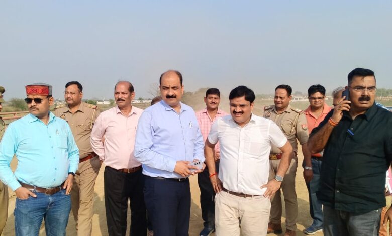 यमुना प्राधिकरण द्वारा अतिक्रमण हटाने की कार्रवाई