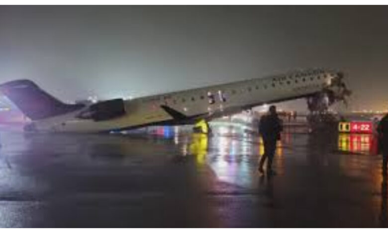 La Guardia Airport :