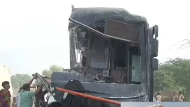Photo of राजस्थान के हनुमानगढ़ में बस-ट्रक की टक्कर, 5 की मौत, कई घायल