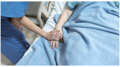 Photo of गर्लफ्रेंड की दूसरी जगह हो रही थी सगाई, प्रेमी ने जबरन खिलाया जहर