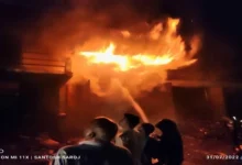 Photo of गोरखपुर में वुड प्लाई फैक्ट्री में लगी भीषण आग, इलाके में मचा हडकंप