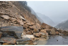 Photo of सिक्किम में भारी बारिश और भूस्खलन, सैकड़ों पर्यटक फंसे