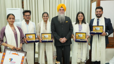Photo of पंजाब विधानसभा में 117 विधायकों की तस्वीरें लगीं, सिविल सेवा पास छात्रों को किया सम्मानित