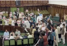 Photo of जम्मू-कश्मीर विधानसभा सत्र के दूसरे चरण में हंगामा, विपक्षी दलों ने लगाए ईरान समर्थक नारे