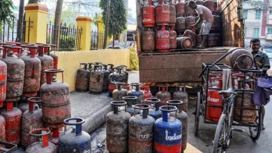 Photo of होली से पहले महंगाई की मार: 19 किलो कमर्शियल LPG सिलेंडर हुआ महंगा, जानें अपने शहर के नए दाम