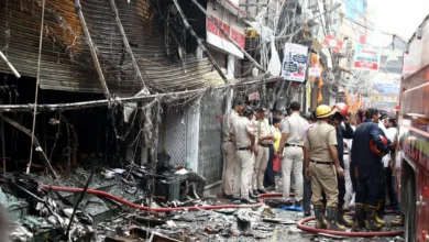 Photo of पालम अग्निकांड : आग में फंसे लोग मांगते रहे मदद, बाहर खड़े लोग सुनते रहे चीखें