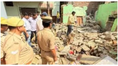 Photo of तेज धमाके के साथ गिरा मकान, मलबे में दबने से 2 लोगों की मौत, कई घायल