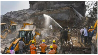 Photo of प्रयागराज के फाफामऊ में कोल्ड स्टोरेज ढहा, अमोनिया गैस रिसाव से 5 मजदूरों की मौत