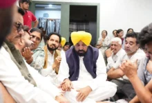 Photo of मथुरा पीड़ित परिवारों से मिले सीएम मान, संकट की घड़ी में हर संभव सहायता का दिया भरोसा