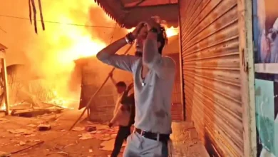 Photo of बिहार में भीषण आग से 150 से अधिक घर और करोड़ों की संपत्ति जलकर राख, 1 मासूम की मौत