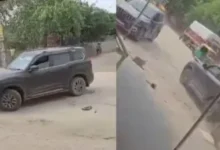 Photo of गुरुग्राम में सड़क पर रोडरेज: धनवापुर में दो SUV आपस में टकराईं