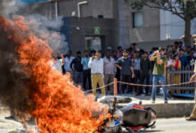 Photo of नोएडा हिंसा में चौंकाने वाला खुलासा: QR कोड से WhatsApp ग्रुप्स में जोड़े गए प्रदर्शनकारी