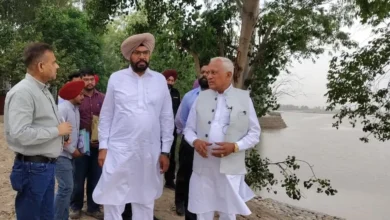 Photo of जल संसाधन मंत्री बरिंदर कुमार गोयल ने शाहपुर में रावी के धुस्सी बांध पर बाढ़ सुरक्षा कार्यों का लिया जायजा