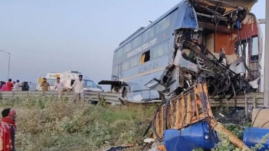 Photo of राजस्थान में भीषण सड़क हादसा, एक ही परिवार के तीन लोगों की मौत, 30 से ज्यादा घायल