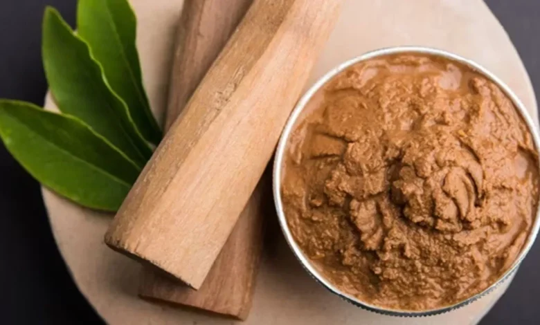 Chandan Ki Lakdi Ke Use :