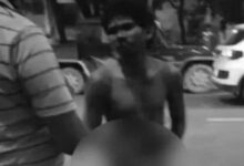 Photo of शराब के लिए बेच दी दोस्त की बाइक, युवक को नग्न कर सड़क पर पिटाई
