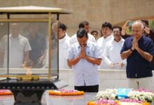Photo of Delhi News : केजरीवाल का सत्याग्रह, राजघाट पहुंचकर महात्मा गांधी को किया नमन