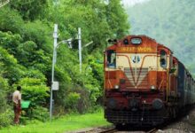 Photo of भारतीय रेलवे का ब्रेक जर्नी नियम, लंबी यात्रा में उसी टिकट पर बीच में रुकने की सुविधा, डिटेल में पढ़ें