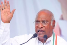 Photo of मल्लिकार्जुन खरगे ने गुजरातवासियों से मांगी माफी, विवादित बयान पर जताया खेद