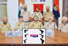 Photo of अमृतसर में हथियार तस्करी मॉड्यूल का भंडाफोड़, तीन आरोपी गिरफ्तार, छह पिस्तौल बरामद