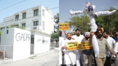 Photo of पंजाब में सियासी माहौल गर्म, दलबदलू सांसदों के खिलाफ ‘पंजाब के गद्दार’ के लगे नारे