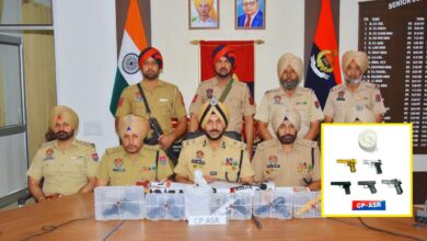 Photo of सीमा पार तस्करी मॉड्यूल का भंडाफोड़, 900 ग्राम आईसीई और 5 पिस्तौल बरामद, तीन आरोपी गिरफ्तार