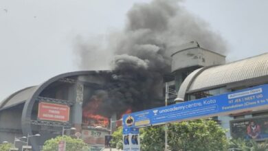 Photo of कोटा के सिटी मॉल में भीषण आग, 12 दमकल गाड़ियां आग बुझाने में जुटी