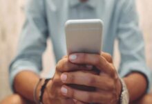 Photo of Toilet में मोबाइल चलाने की आदत बन सकती है खतरनाक, बढ़ रहा बड़ा खतरा