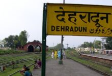 Photo of Uttarakhand News : यात्रीगण कृप्या ध्यान दें- गर्मी और शादी सीजन में ट्रेनों में भारी भीड़, कंफर्म टिकट मिलना हुआ मुश्किल