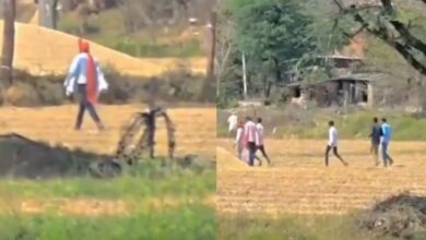 Photo of “पगड़ी पहने दूल्हे की भागमभाग, पीछे-पीछे दौड़ते बाराती- वायरल वीडियो”