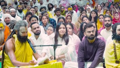 Photo of वृंदावन पहुंचे विराट कोहली और अनुष्का शर्मा, संत प्रेमानंद महाराज के किए दर्शन