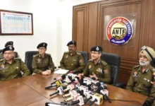 Photo of पंजाब पुलिस ने ‘गैंगस्टरों के खिलाफ जंग’ के तहत ऑपरेशन किए तेज़, बंदूकें, ग्रेनेड और ड्रोन बरामद