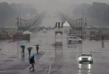 Photo of Delhi-NCR में बदला मौसम, बादल-बारिश और ओलावृष्टि से तापमान गिरा, किसानों की चिंता बढ़ी