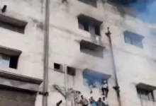 Photo of भिलाई स्टील प्लांट में आग का तांडव, जान बचाने के लिए बिल्डिंग से कूदे कर्मचारी