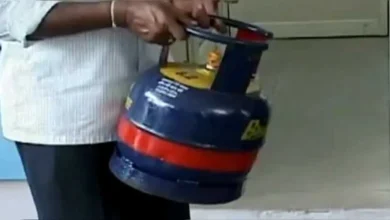 Photo of LPG की किल्लत के बीच 5kg सिलेंडर की डबल सप्लाई, जानें कैसे मिलेगा